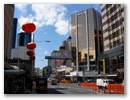 Hier die Haupteinkaufsstrasse Queens Street