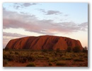 Auch aus dem Himmel ueber dem Uluru weicht das Licht.