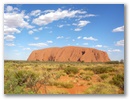 Erste Begegnung mit dem Uluru, wie die Aborigines ihn nennen.