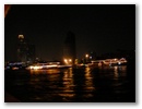 Bangkok - Es sind noch viele andere Boote unterwegs!
