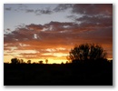 Sonnenuntergang am Ayers Rock! (Falsche Richtung, aber trotzdem schoen!)