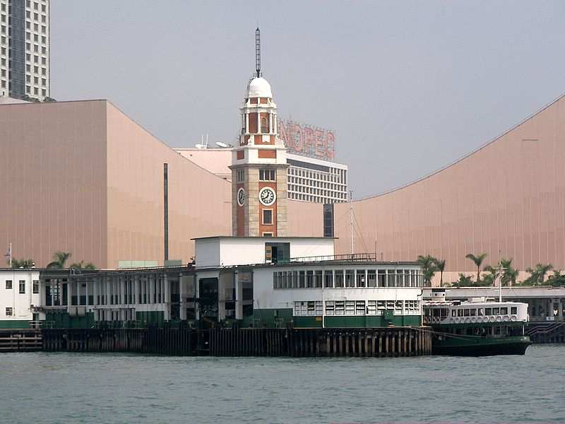 Hong Kong - Faehranleger auf Kowloon.