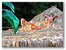 Badenixen aus Plastik geben ein ziemlich realistisches Bild ueber Moskauer Frauen ab.