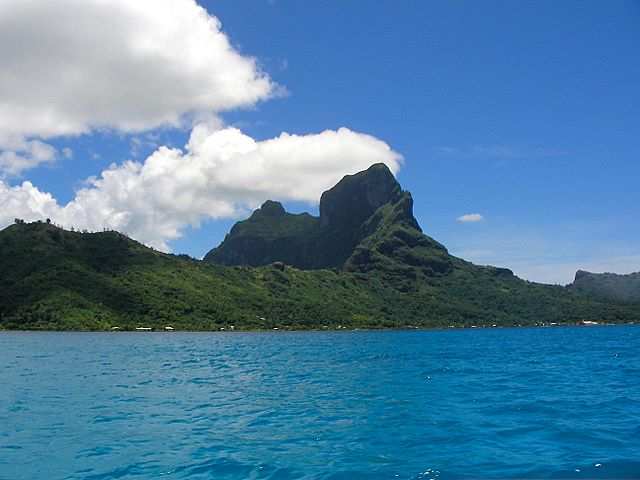...geniessen wir die unterschiedlichen Ausblicke auf Bora Bora.