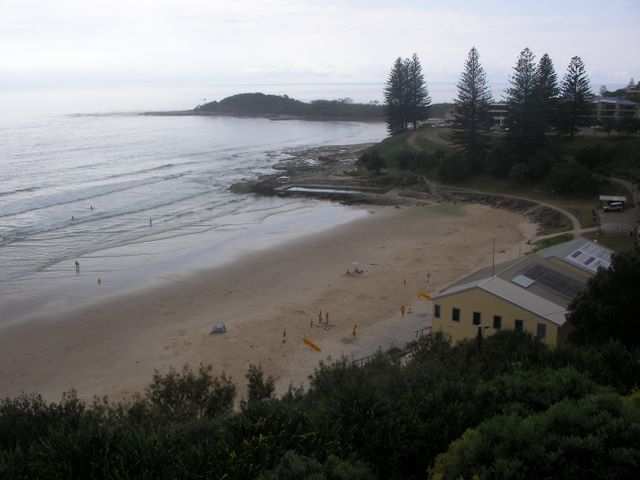 Ca. 800 km von Sydney wachen wir auf am Yamba Beach.