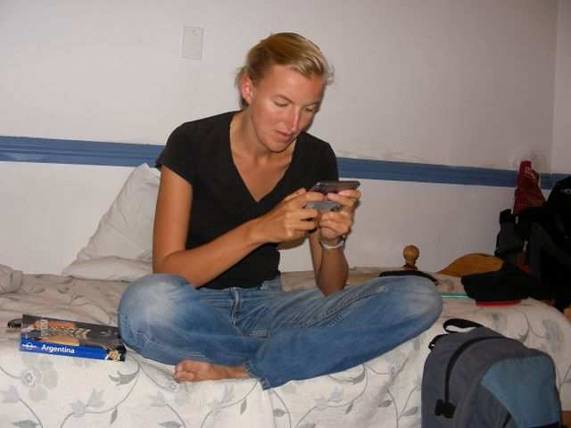Zurueck im Hostel schreibt Sabine Blog. Am Dienstag geht es ja schon weiter nach Patagonien.