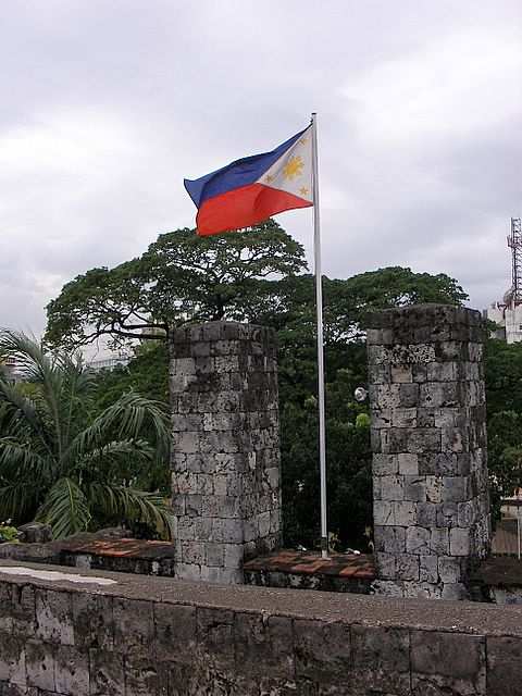 Philippinische Fahne auf dem Fort San Petro.