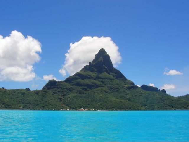 DIE SCHÖNSTEN BILDER -- Bora Bora der Vulkan