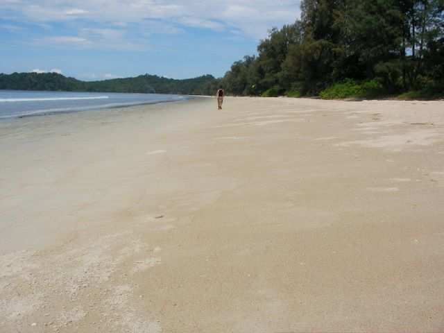 DIE SCHÖNSTEN BILDER -- Strand von Ko Phayam.