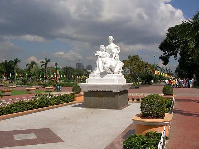 DIE SCHÖNSTEN BILDER -- Rizal Park in Manila.