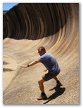 DIE SCHÖNSTEN BILDER -- Das ist die perfekte Welle! Olaf surft den “Wave Rock”!