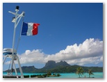 DIE SCHÖNSTEN BILDER -- Flughagen Bora Bora: Blick auf die Hauptinsel.