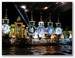 DIE SCHÖNSTEN BILDER -- Bangkok - Loi Krathong Festival.
