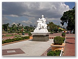 DIE SCHÖNSTEN BILDER -- Rizal Park in Manila.