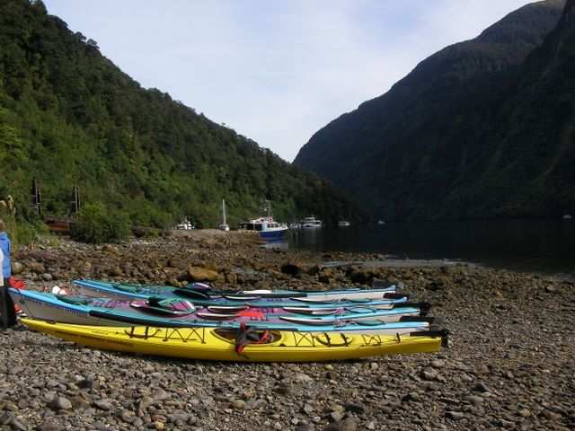 Das sind unsere Kayaks.