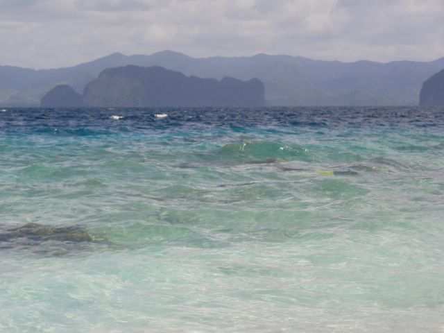 Ueber das tuerkise Wasser des Suedchinesischen Meers.