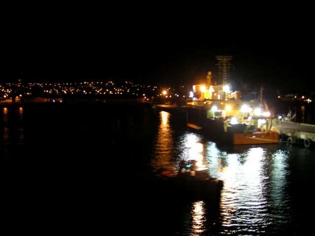 Noch ein Blick in den erleuchteten Hafen...