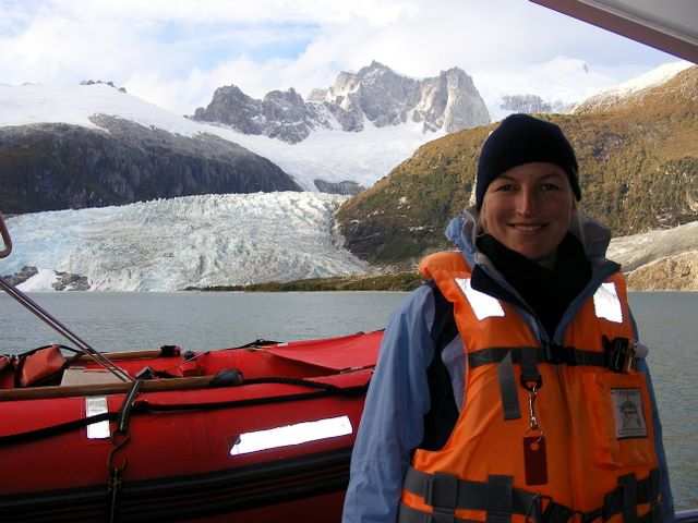 Abschiedsfoto mit Gletscher im Hintergrund.