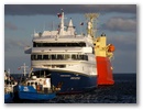 Am Hafen angekommen sehen wir unser “Expeditionsschiff” - die “Mare Australis”