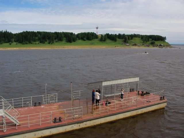 Sibirische Flussfahrt
