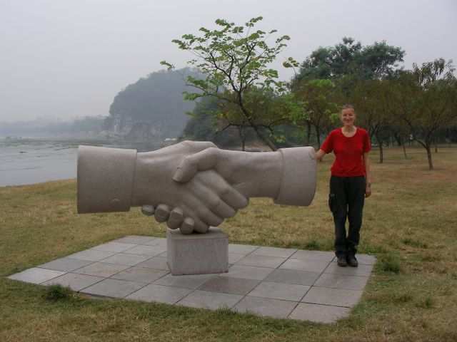 Guilin - Shake Hands der Genossen