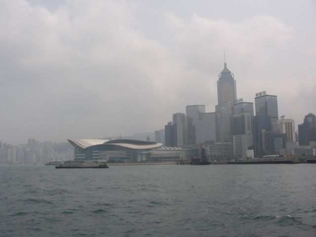 Hong Kong - und Wasser (hier mit Convention Centre)