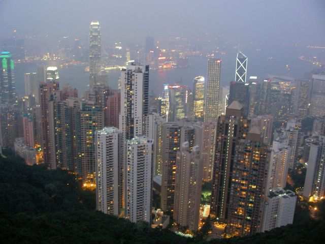Hong Kong - Daemmerung auf dem Victoria Peak