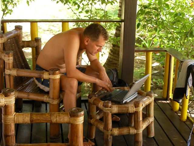 Interessiert alles nicht. Hier wird hart gearbeitet. ;-)