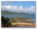 Ankunft in Taytay. Blick von der Casa Rosa auf ein ehemaliges spanisches Fort.