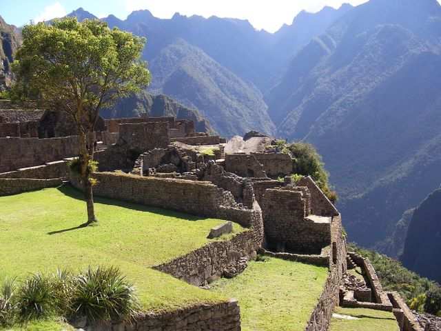 Da die Theorien ueber das Leben in Machu Picchu ohnehin Spekulationen sind...