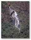 ...und einen Wasserfall.