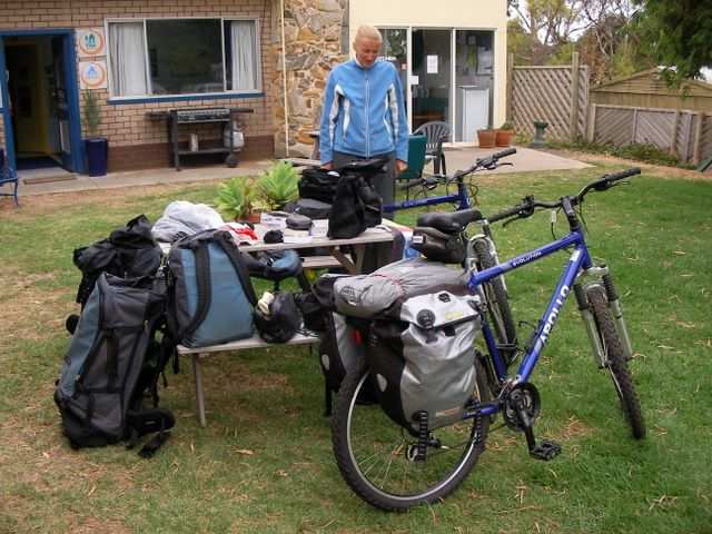 Naechster Morgen: auf zur 5-Tage-Fahrradtour.