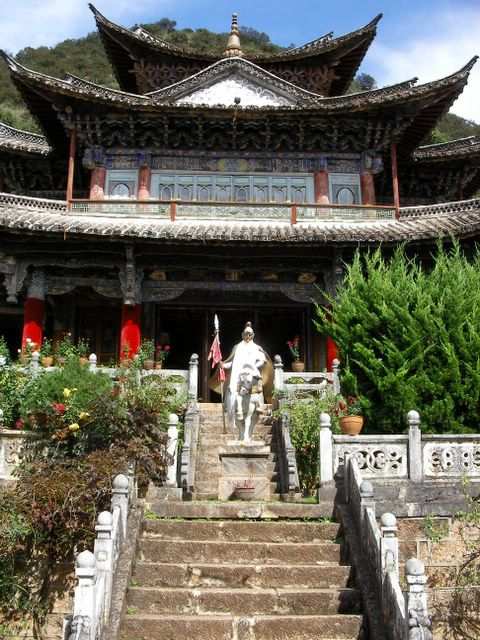 Lijiang - und noch ein Souvenirstand im Dragon Pool Park