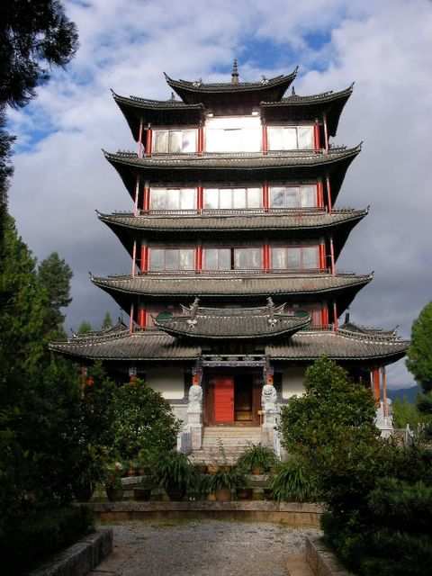 Lijiang - ein Chinesischer Turm fast wie im Englischen Garten