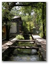Lijiang - Bruecken ohne Gelaender und Warnhinweis...