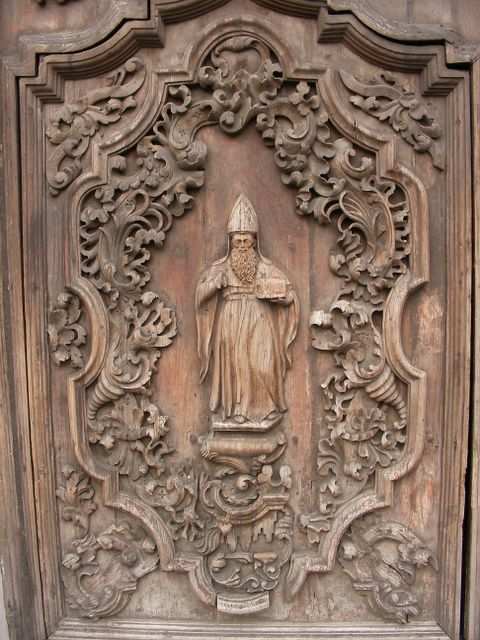 Der Papst im Kettenhemd?