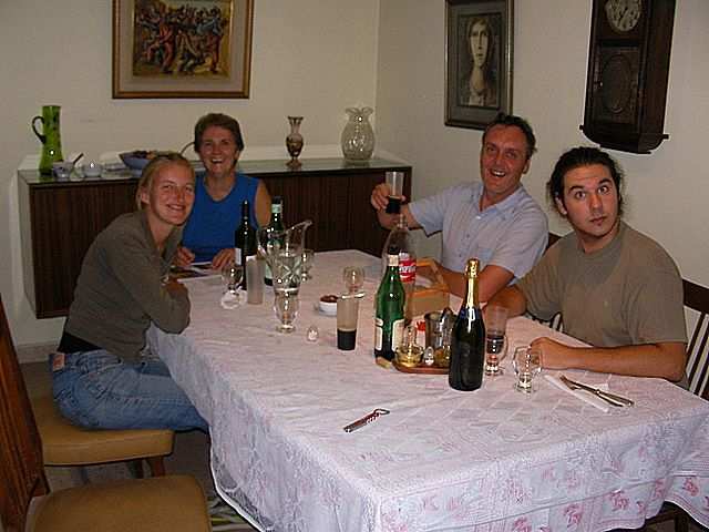 Wenige Stunden spaeter zurueck zu Hause. Wir feiern Steves Abschied!