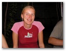 Sabine satt und zufrieden.