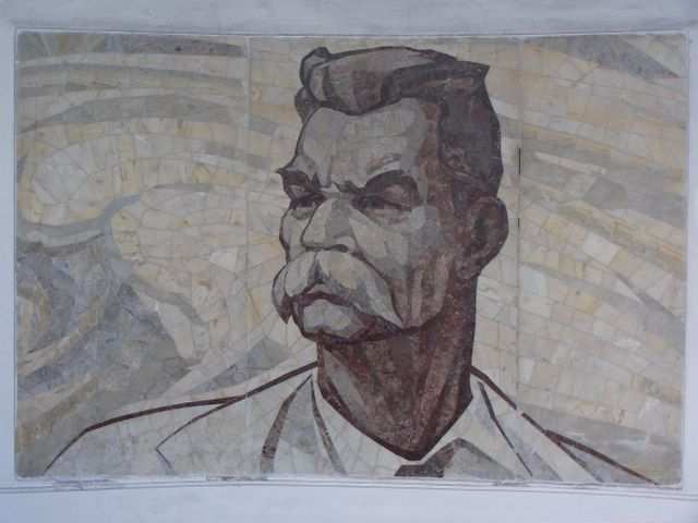 Neuer Tag, neues Glueck: Maxim Gorki gruesst uns.