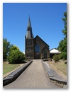 Wie in jedem deutschen Dorf, gibt es auch hier eine Dorfkirche.