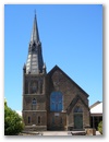 Dorfkirche aus der Naehe.