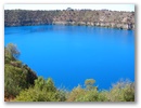 Naechster Tag. Der Blue Lake am Mt. Gambier ist tatsaechlich tiefblau.
