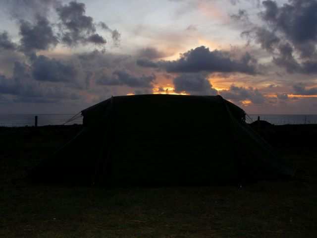 Sonnenuntergang hinter unserem Zelt.