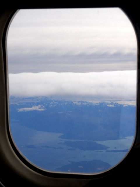 Blick aus dem Flugzeugfenster ...