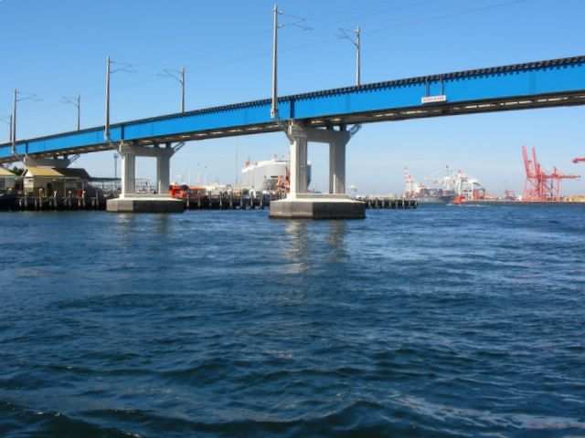 Rein in den Hafen.
