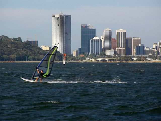 Surfer vor Perth.