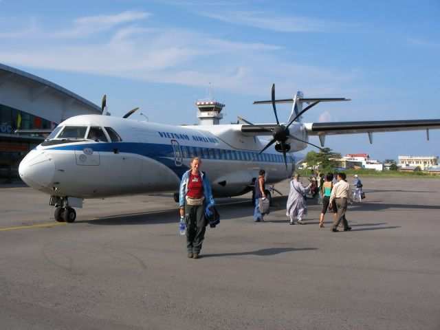 Abflug. Fuer 35 EUR nach Saigon.