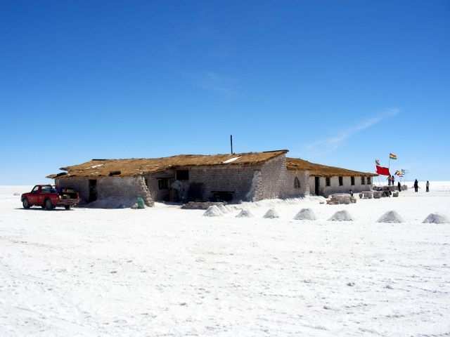 ...zum Salzhotel.