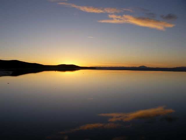 Sonnenaufgang in der Salar de Uyuni