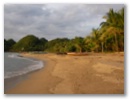 Zunaechst mal ein Blick an den Strand. Nach rechts.